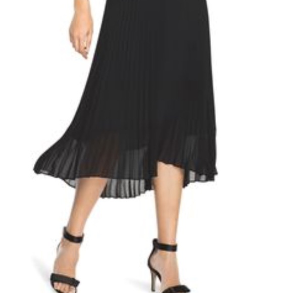White House Black Market Dresses & Skirts - SALE⚡️NWOT - WHBM pleated chiffon skirt